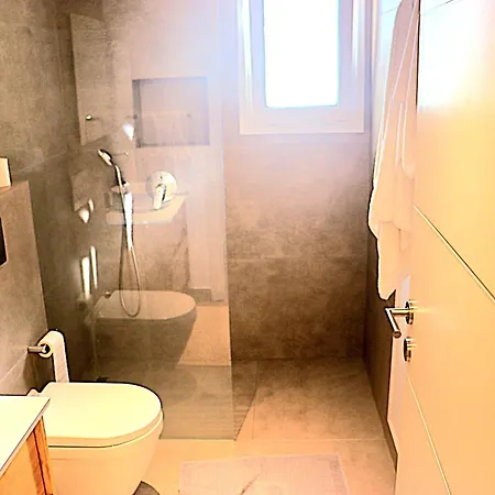 Exclusive In Thalassa Apartment
